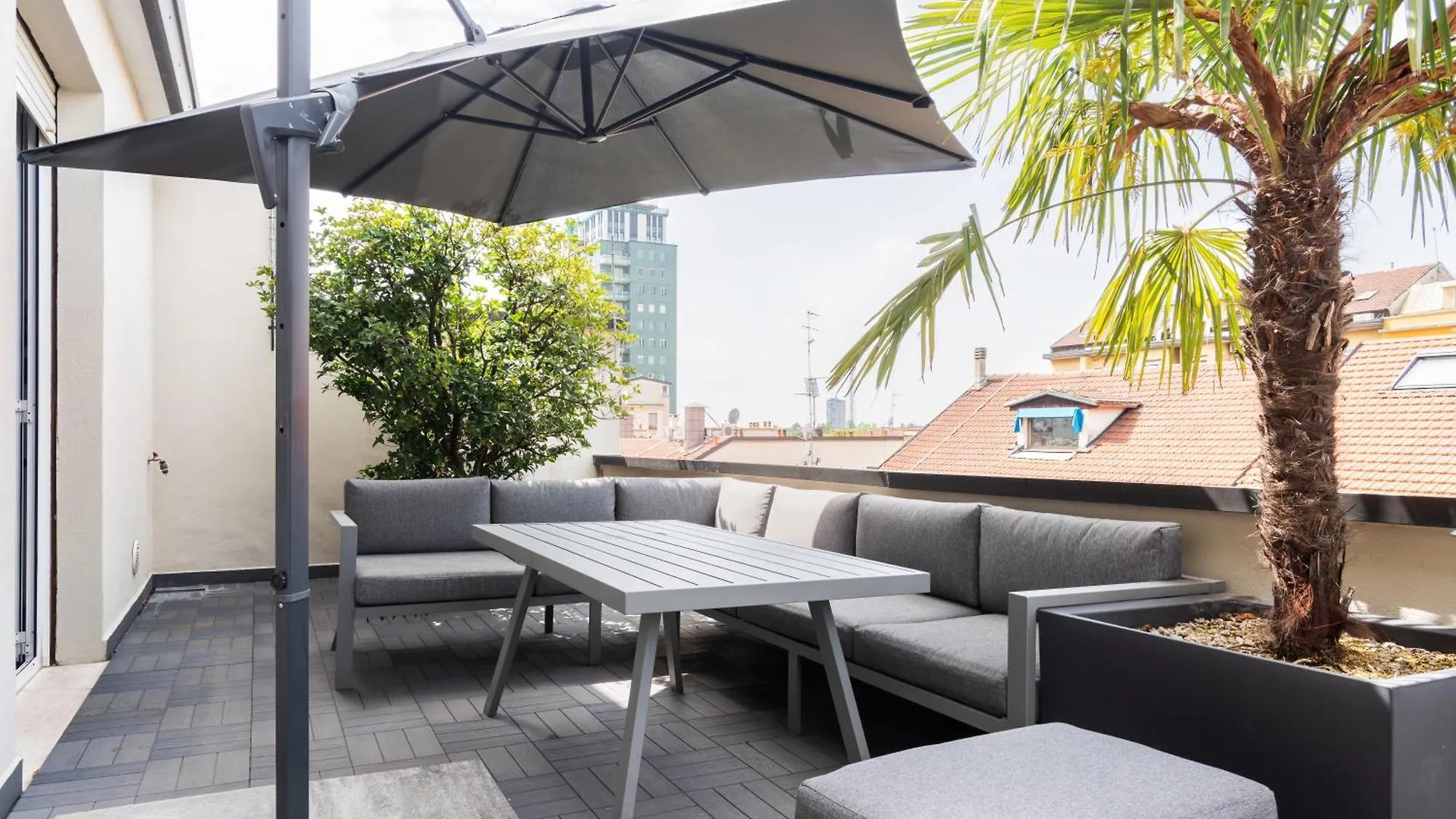 Favoloso Bilocale Con Terrazza Nel Cuore Di Milano 0*, Milan